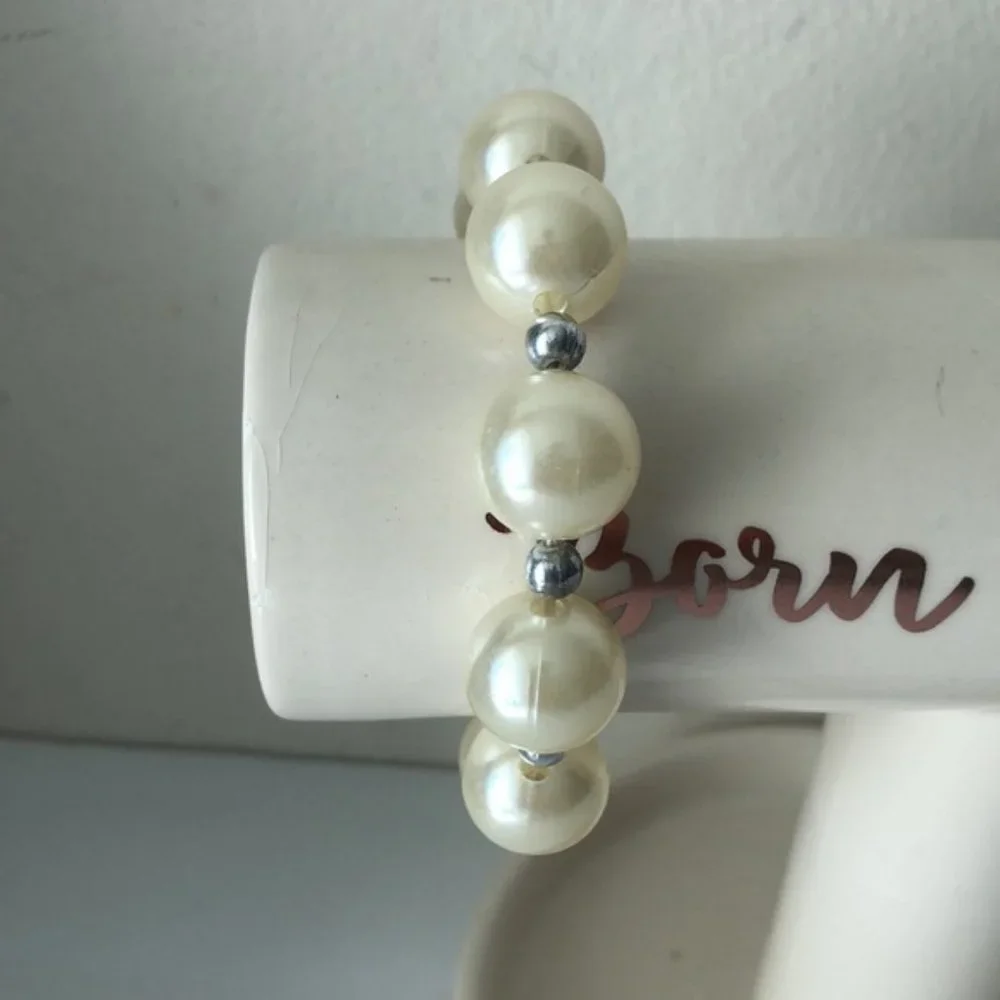 Stretch Bracelet Faux Pearl w Silver Studs